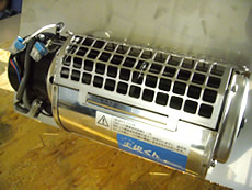 床下換気システム(パネル型換気タイプ「爽快くん」)